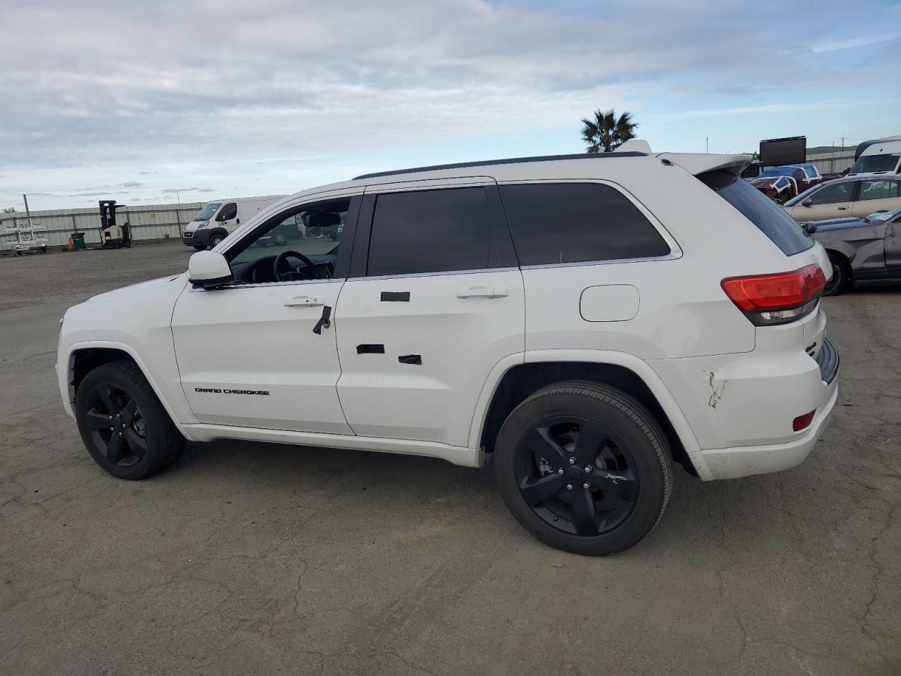 2015 Jeep Grand Cherokee - Image 2