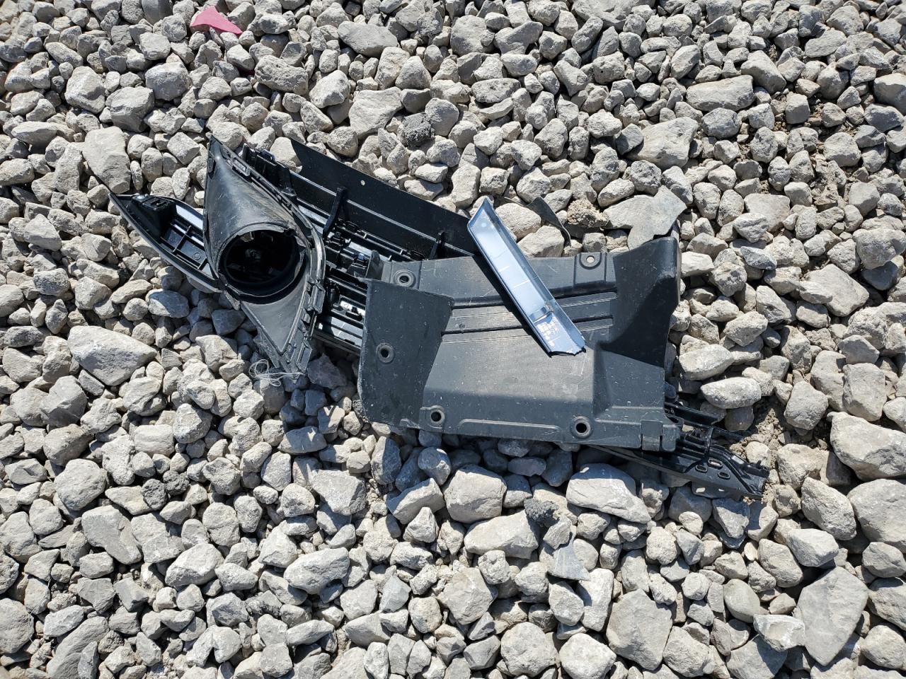 2020 Mitsubishi Outlander - Image 15