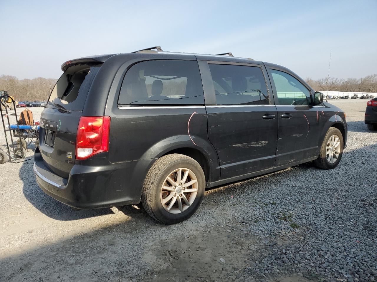 2019 Dodge Caravan - Image 3
