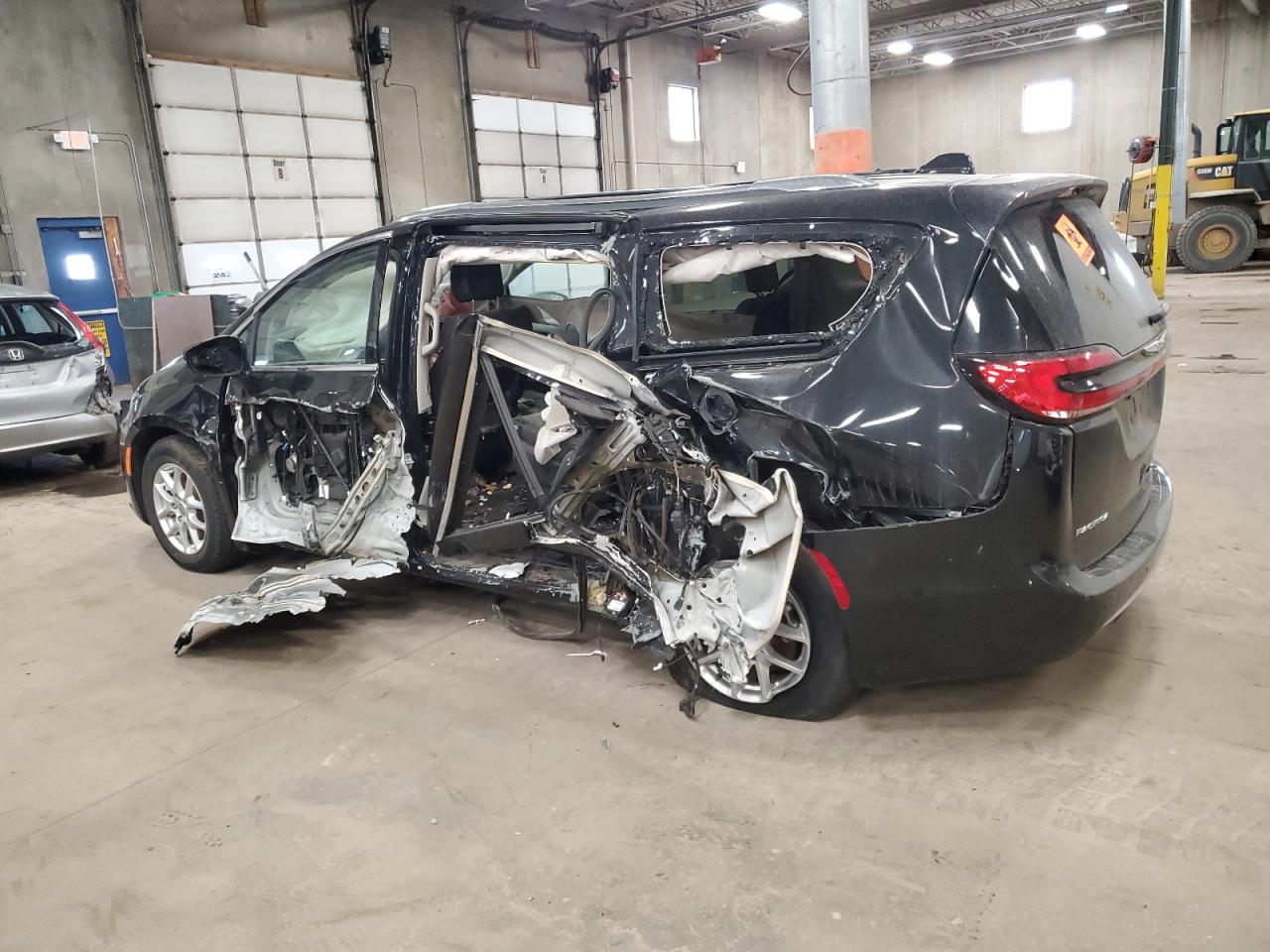2021 Chrysler Pacifica - Image 2