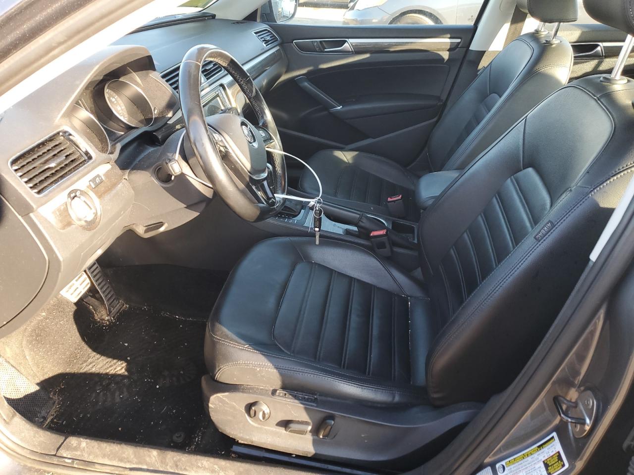 2017 Volkswagen Passat - Image 7