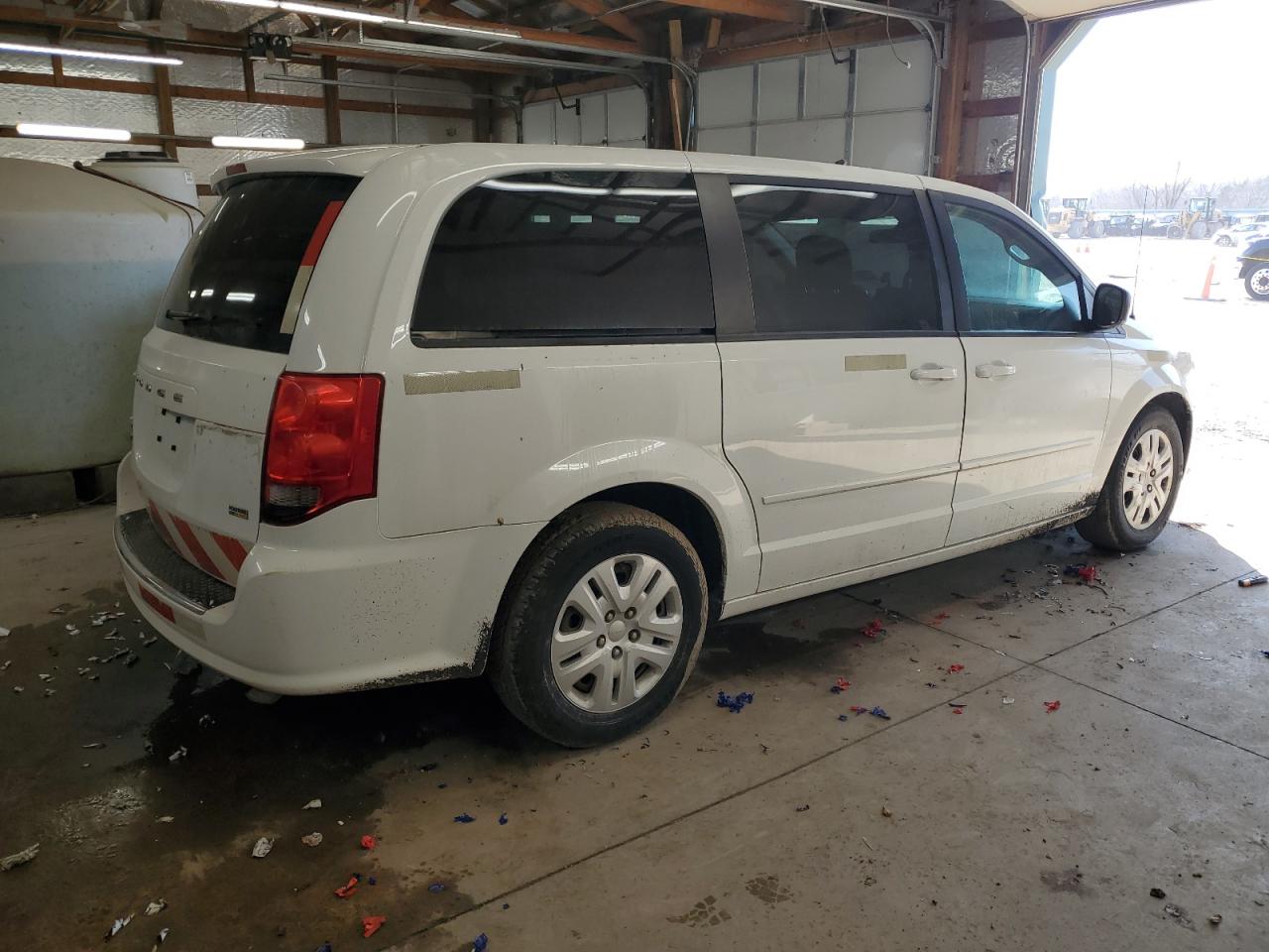 2016 Dodge Caravan - Image 3
