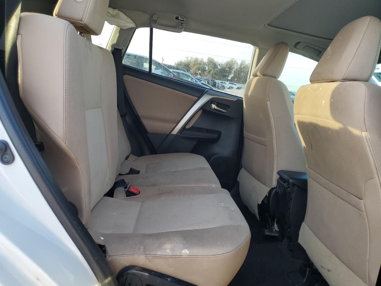 2015 Toyota RAV 4 - Image 11