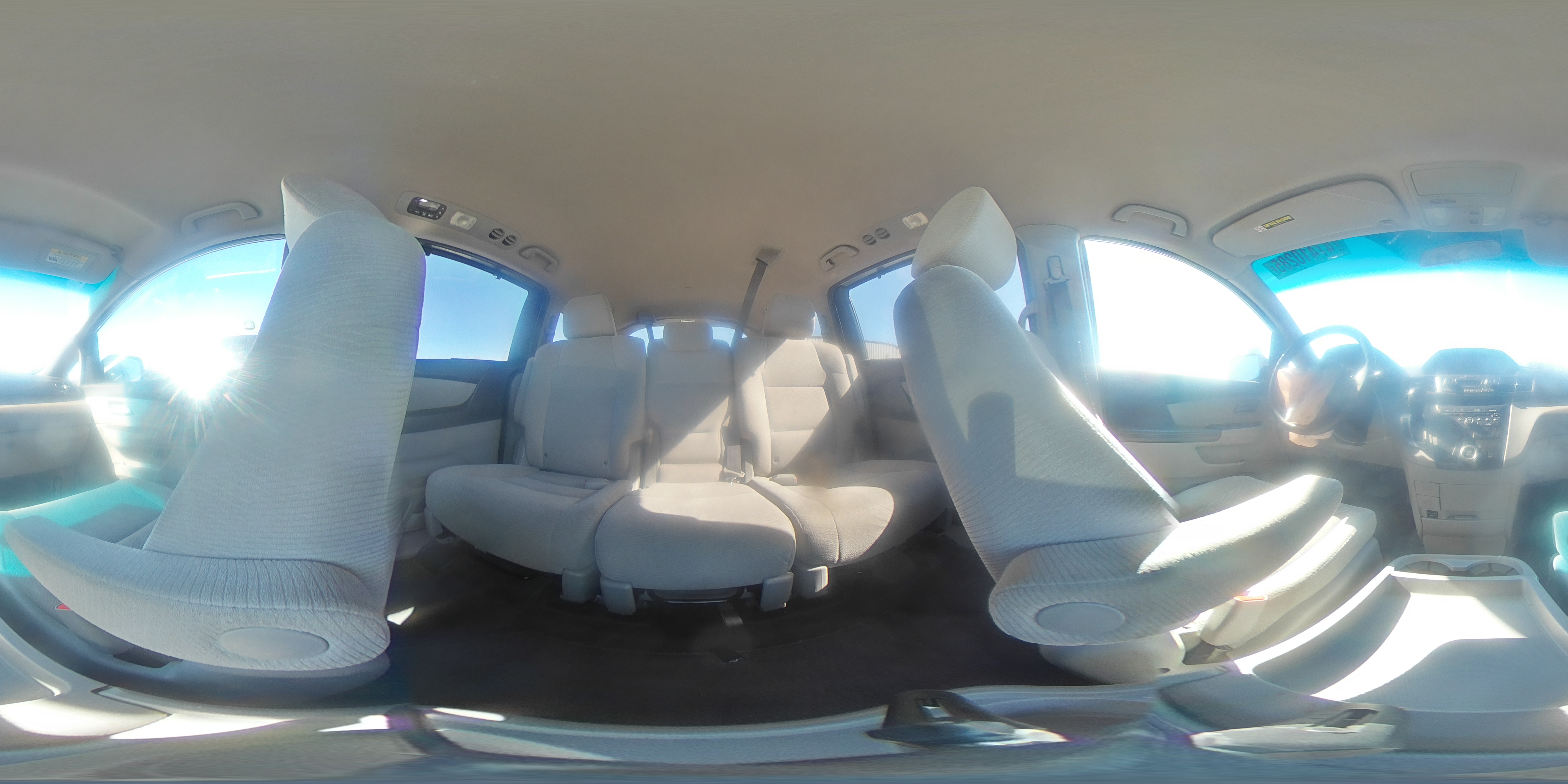 2012 Honda Odyssey - Image 16
