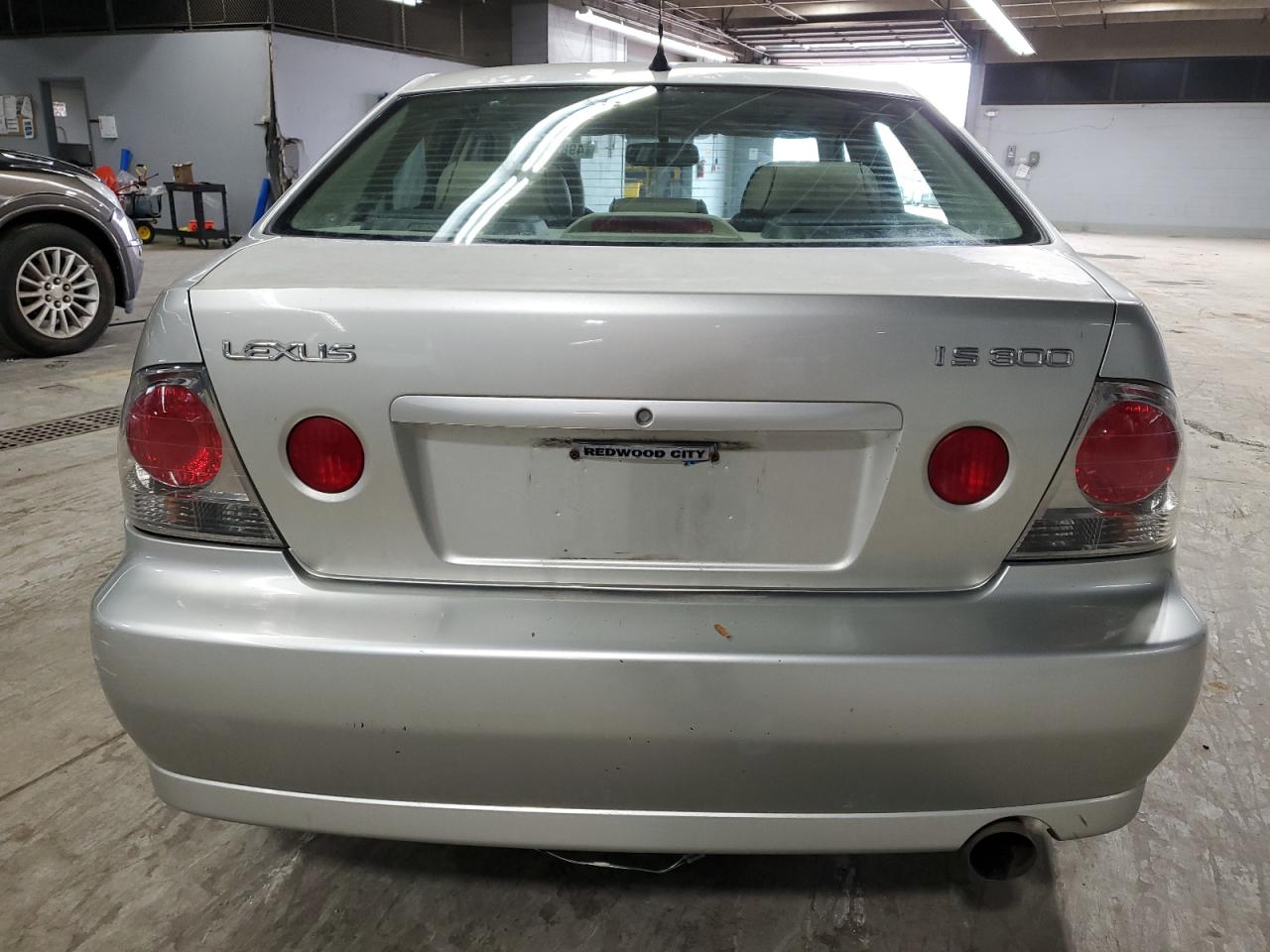 2003 Lexus IS - Image 6