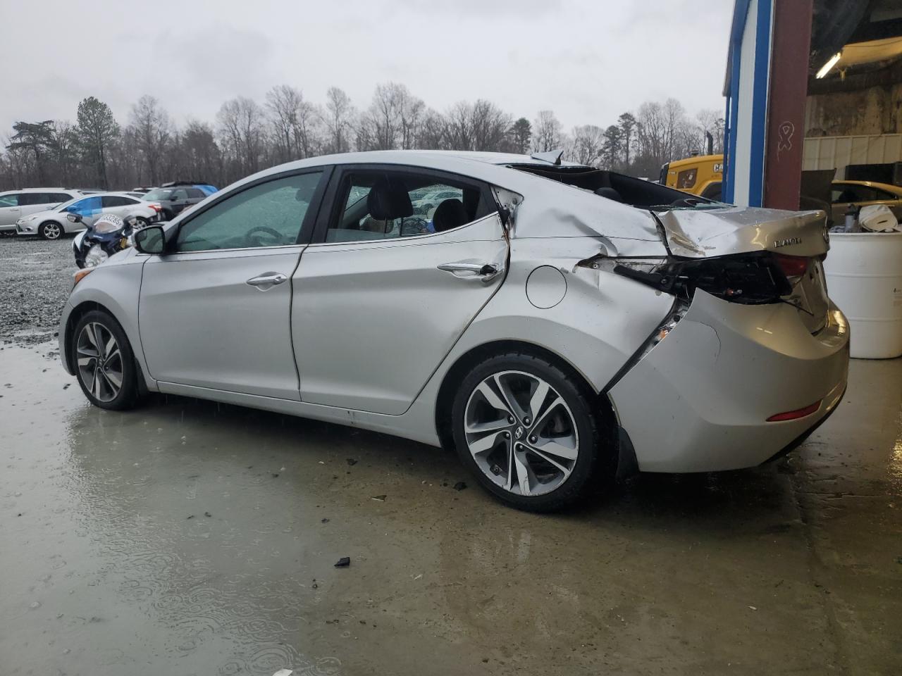 2015 Hyundai Elantra - Image 2
