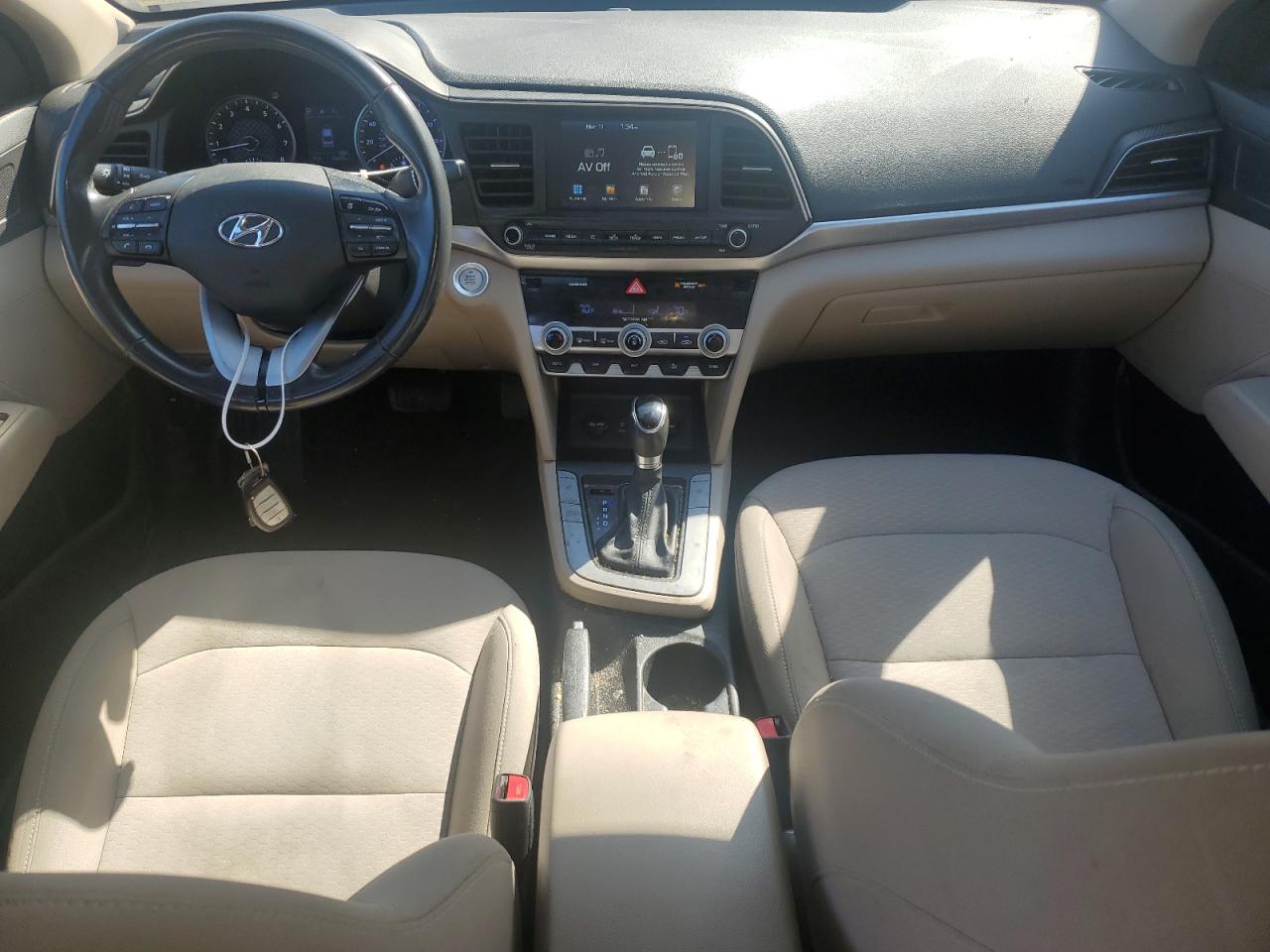 2020 Hyundai Elantra - Image 8
