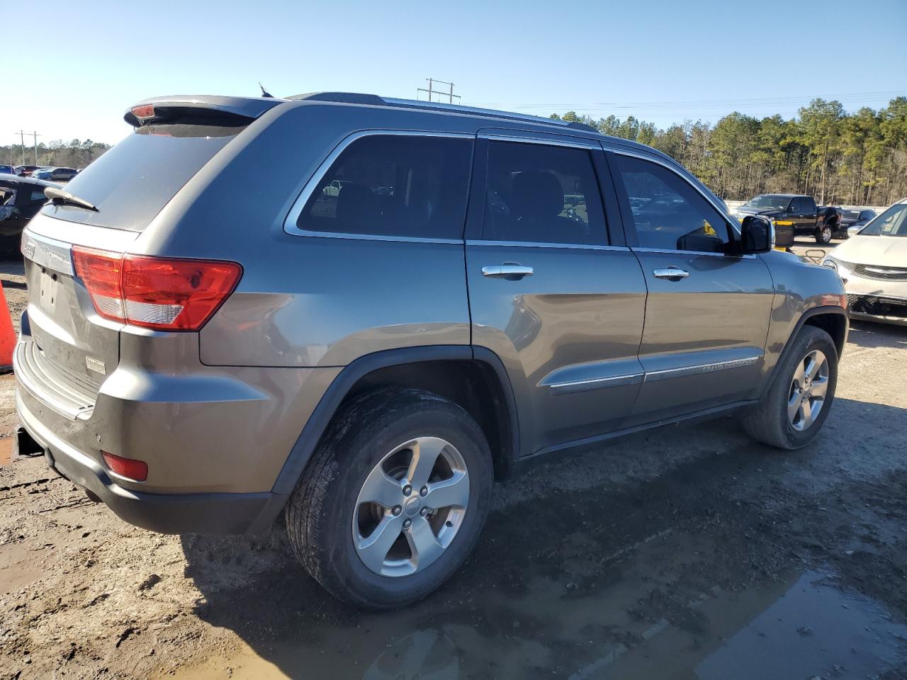2013 Jeep Grand Cherokee - Image 3