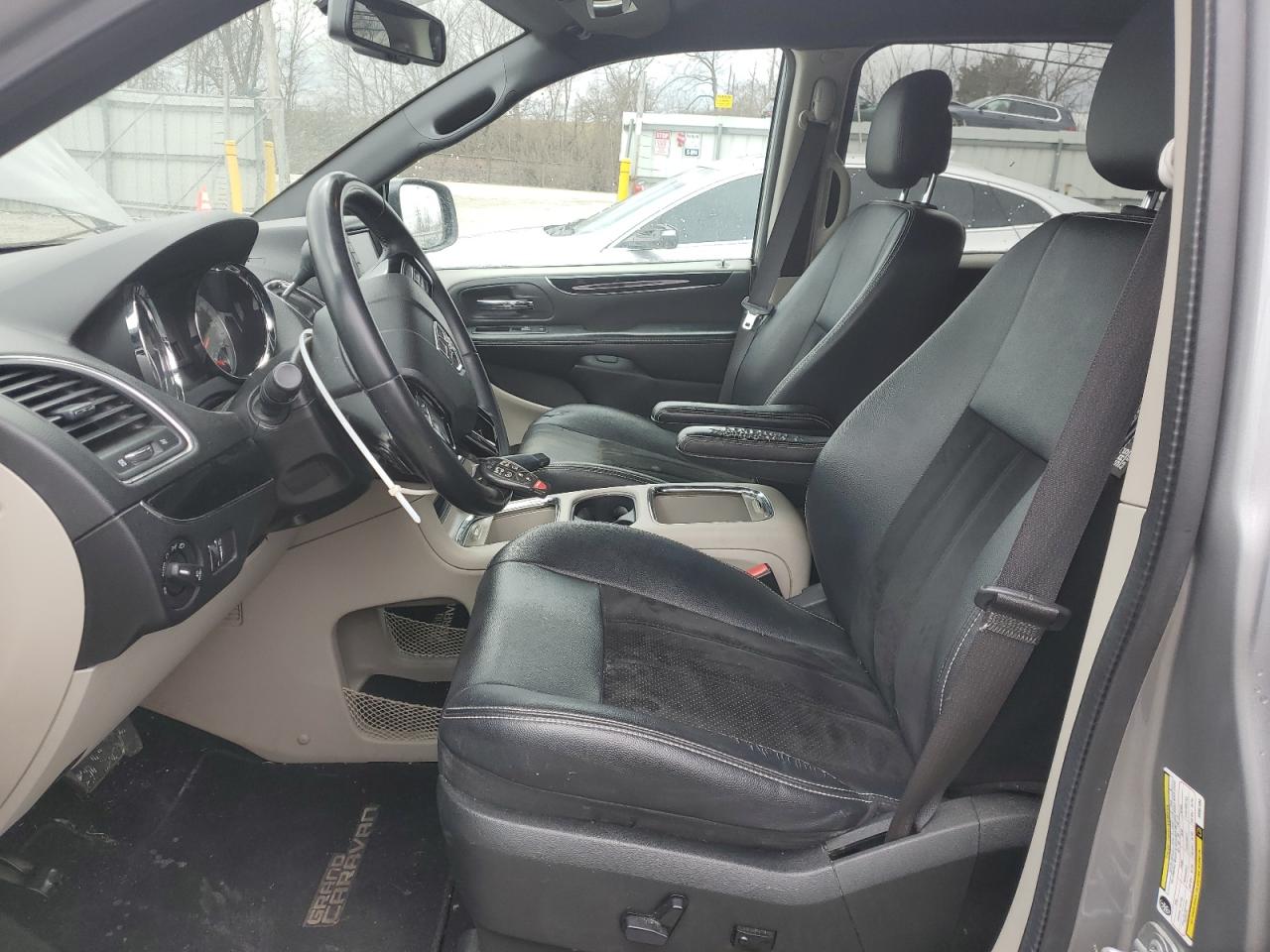 2017 Dodge Caravan - Image 7