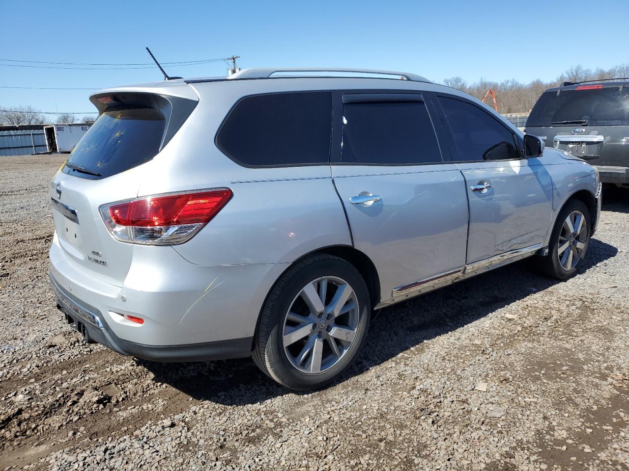 2014 Nissan Pathfinder - Image 3