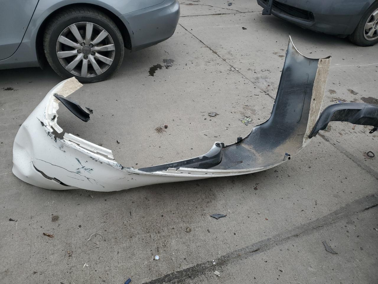 2015 Toyota Camry - Image 14