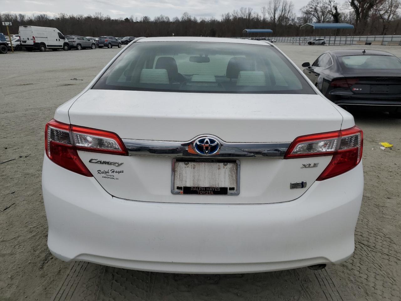 2013 Toyota Camry - Image 6