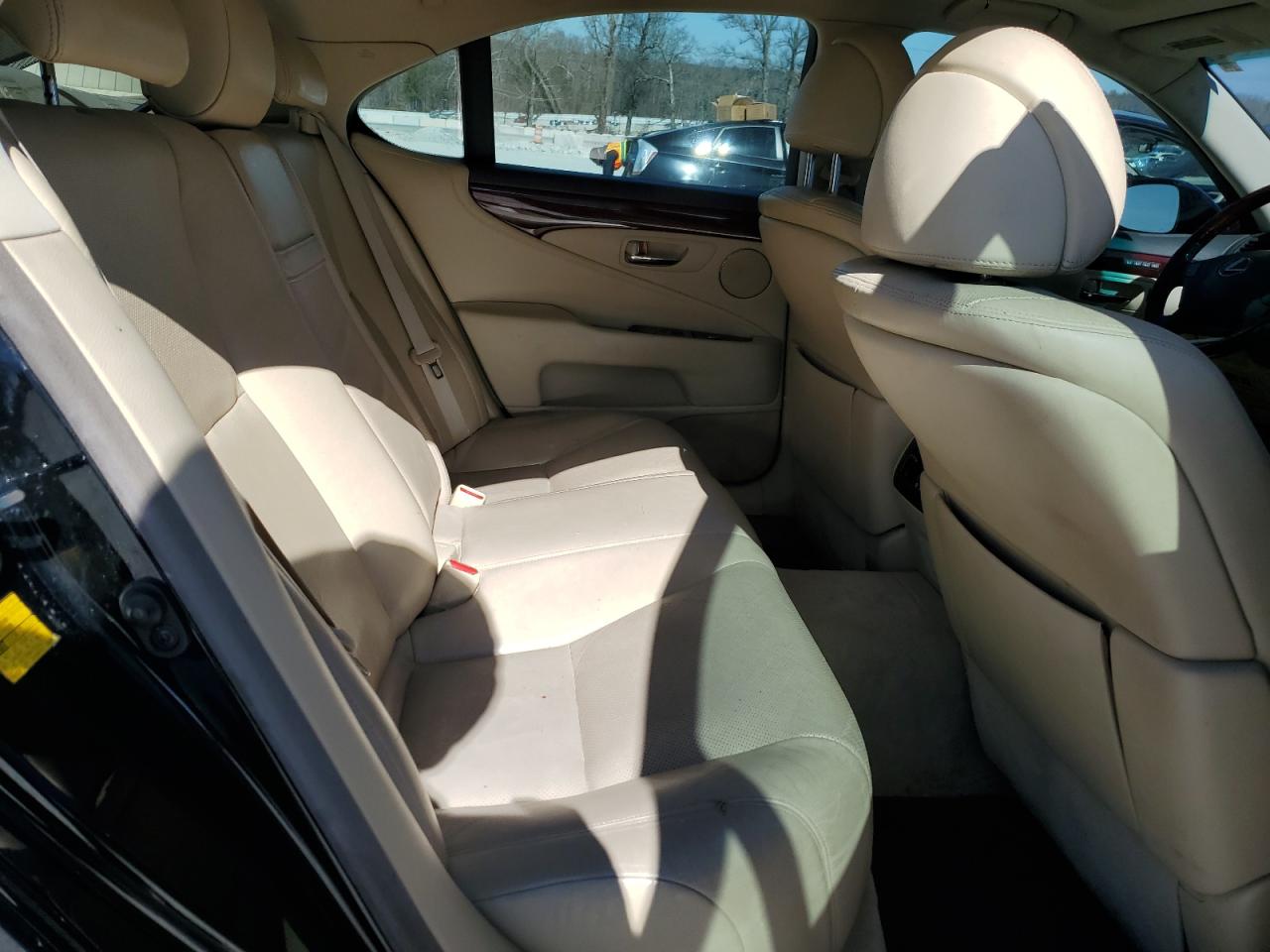 2012 Lexus LS - Image 10