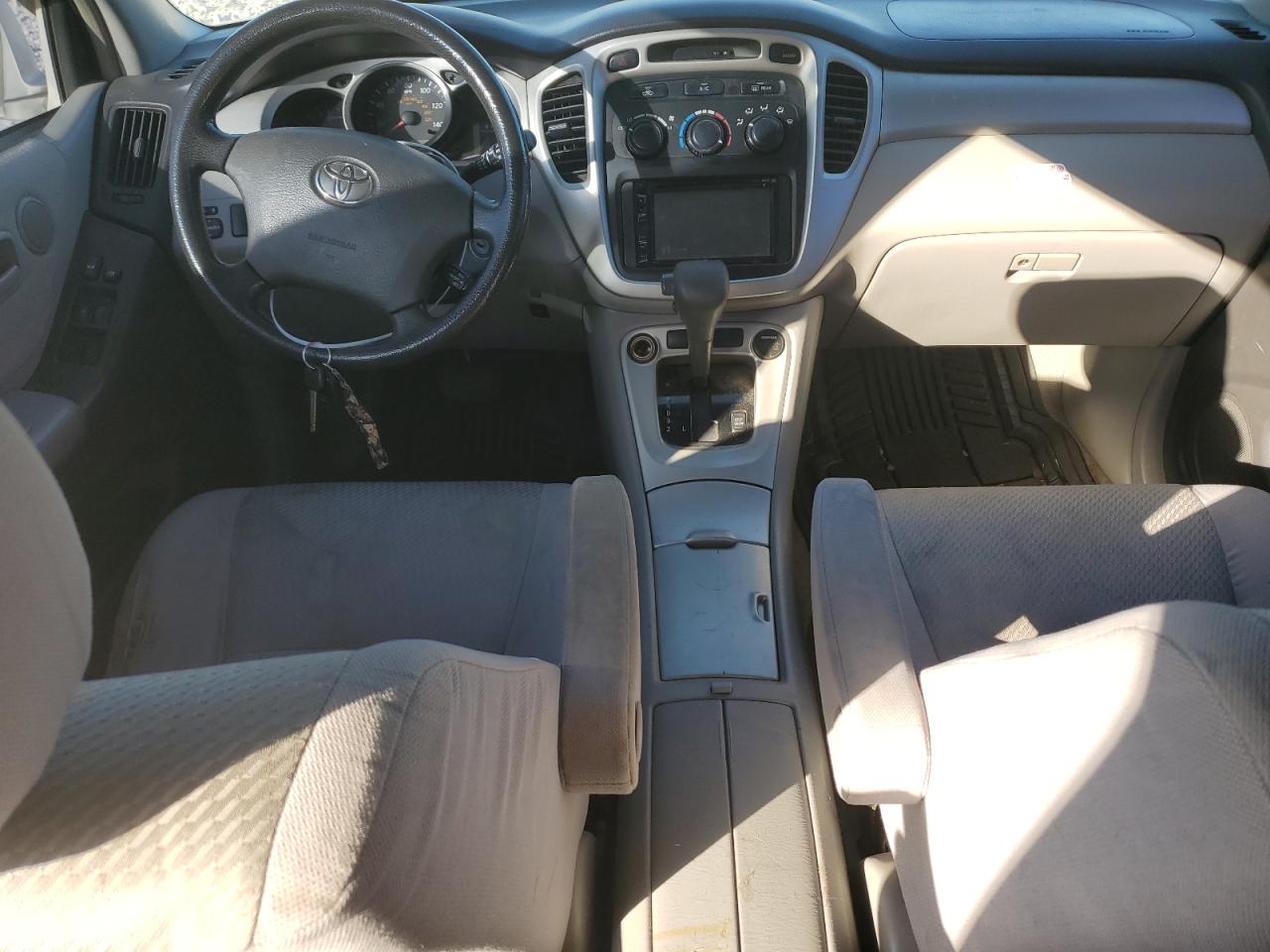 2004 Toyota Highlander - Image 8