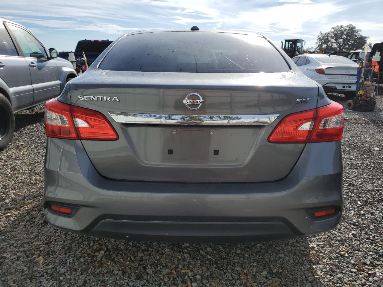 2018 Nissan Sentra - Image 6