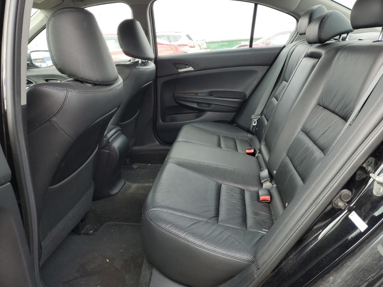 2012 Honda Accord - Image 10