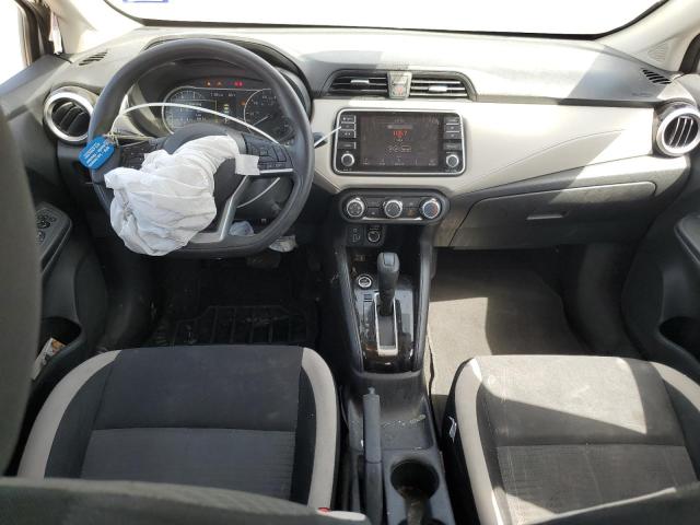  NISSAN VERSA 2022 Сріблястий