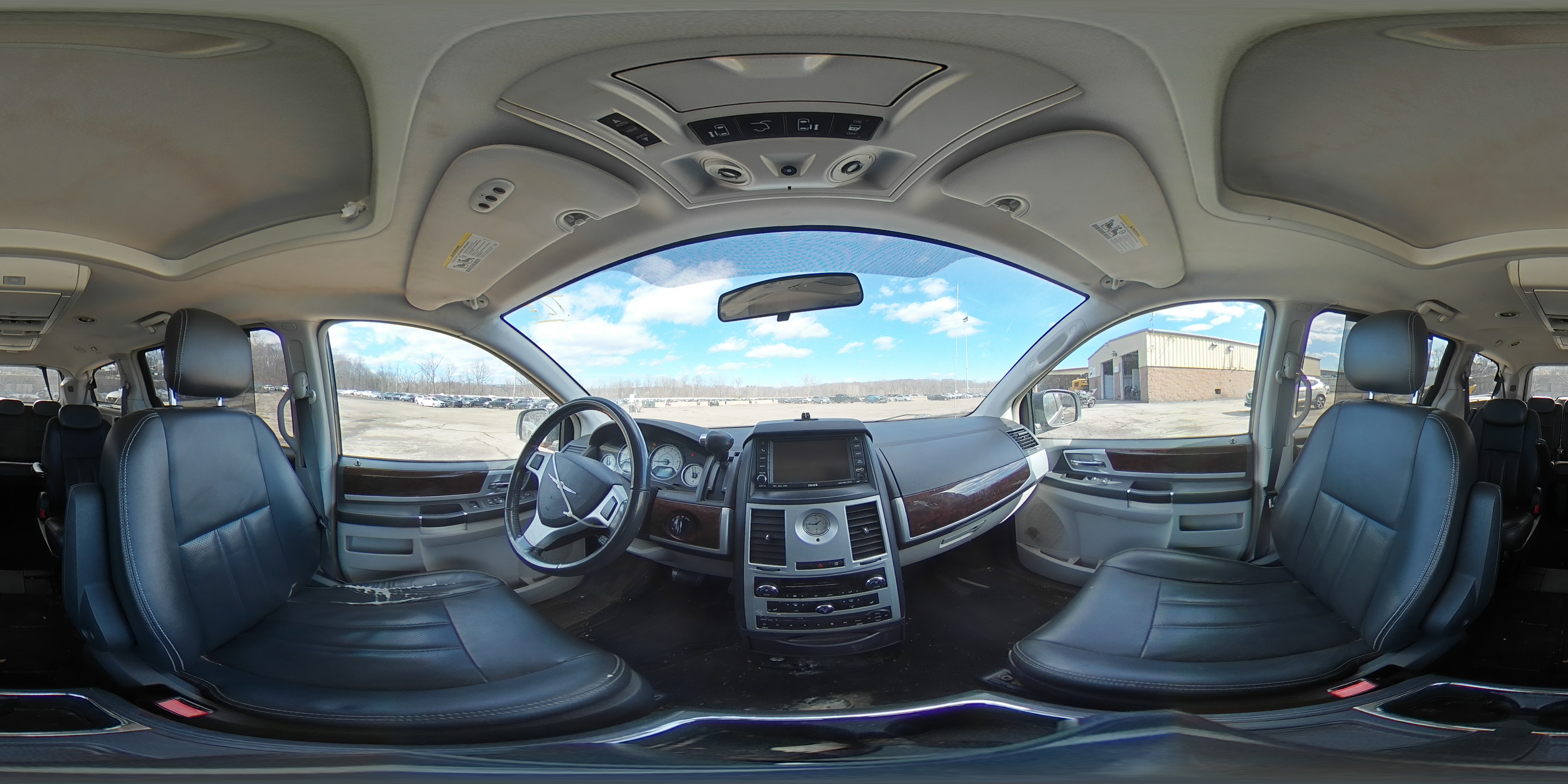2010 Chrysler Town & Country - Image 13