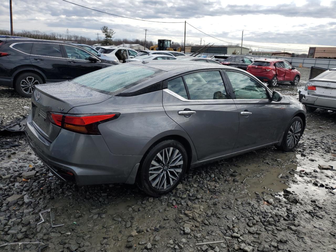 2024 Nissan Altima - Image 3