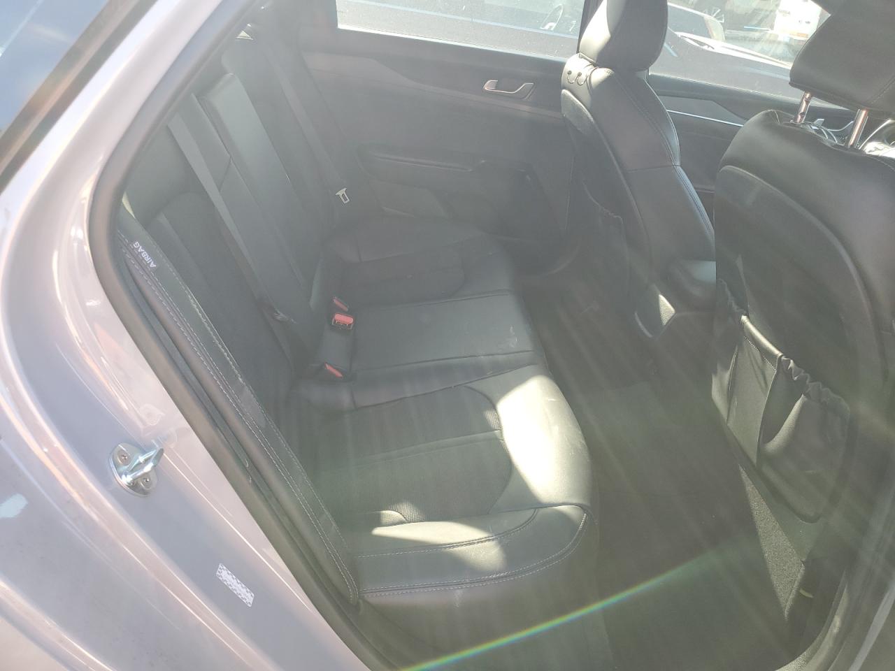 2022 Kia K5 - Image 10