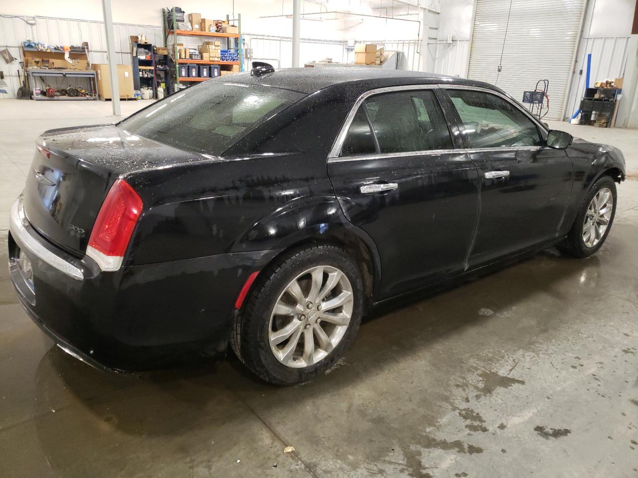 2018 Chrysler 300 - Image 3
