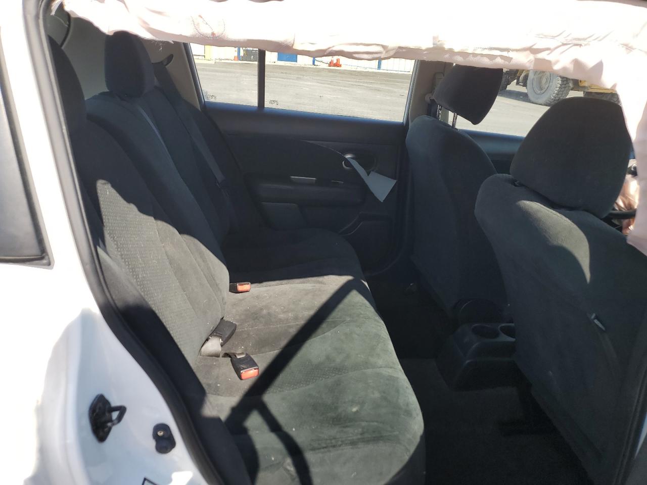 2011 Nissan Versa - Image 10