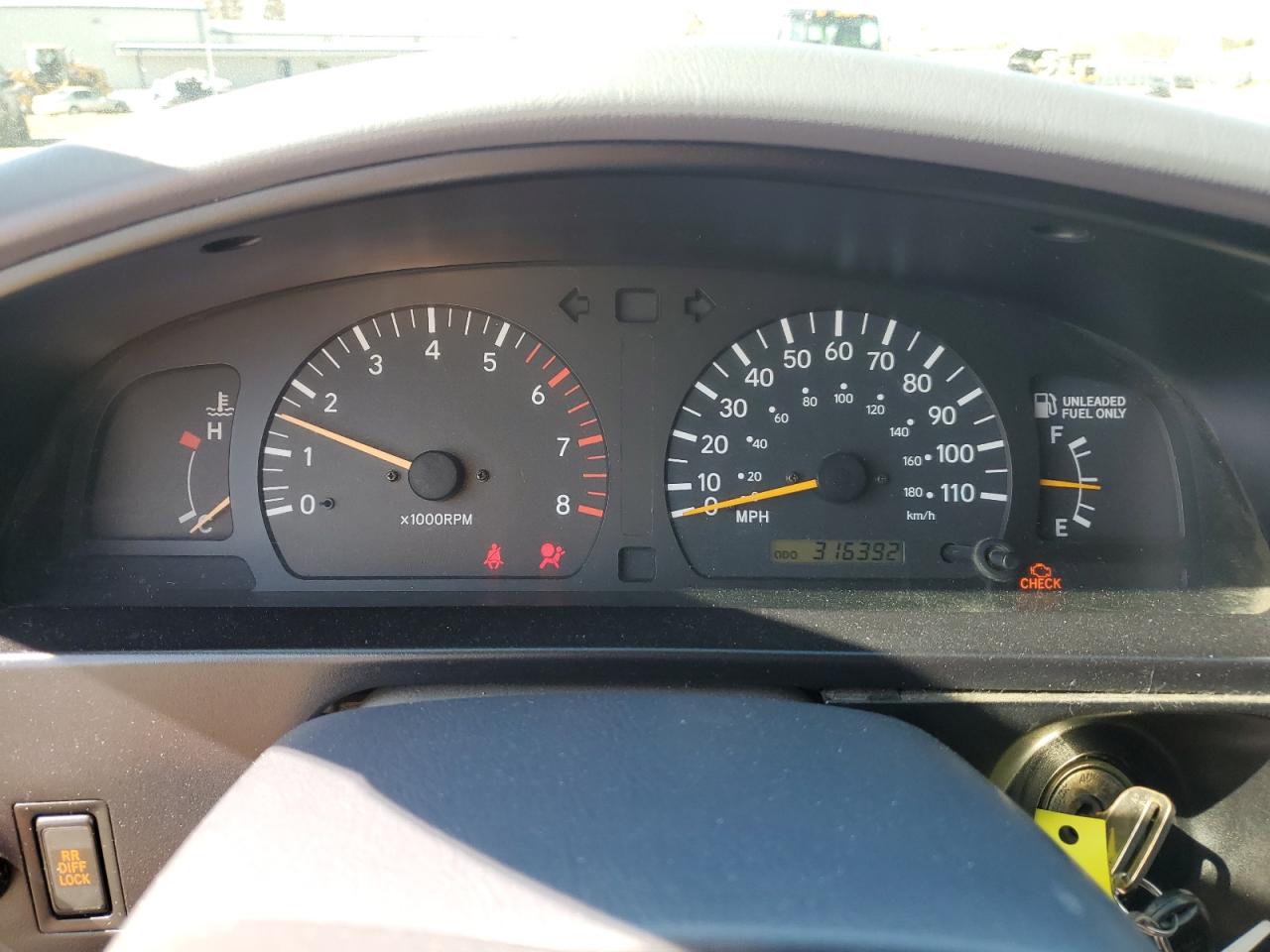2000 Toyota Tacoma - Image 9