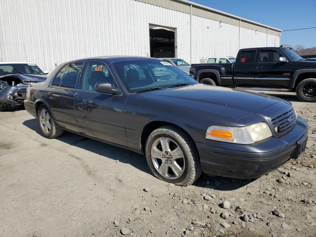 2005 Ford Crown Victoria - Image 4