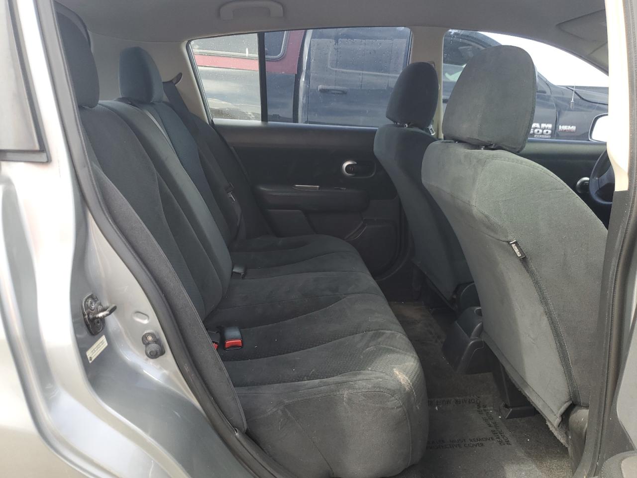 2012 Nissan Versa - Image 11