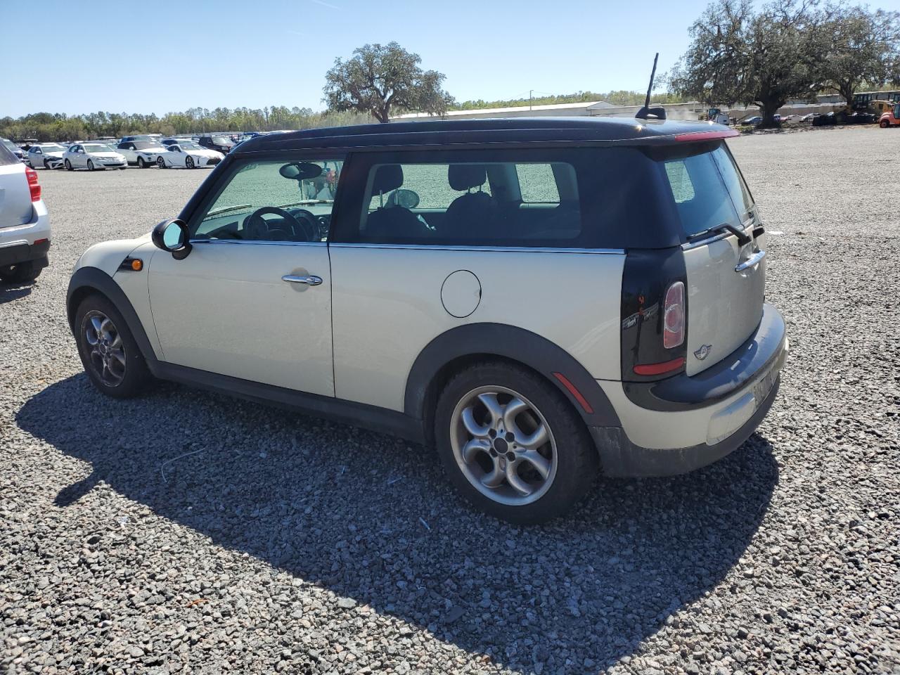 2011 MINI Cooper - Image 2