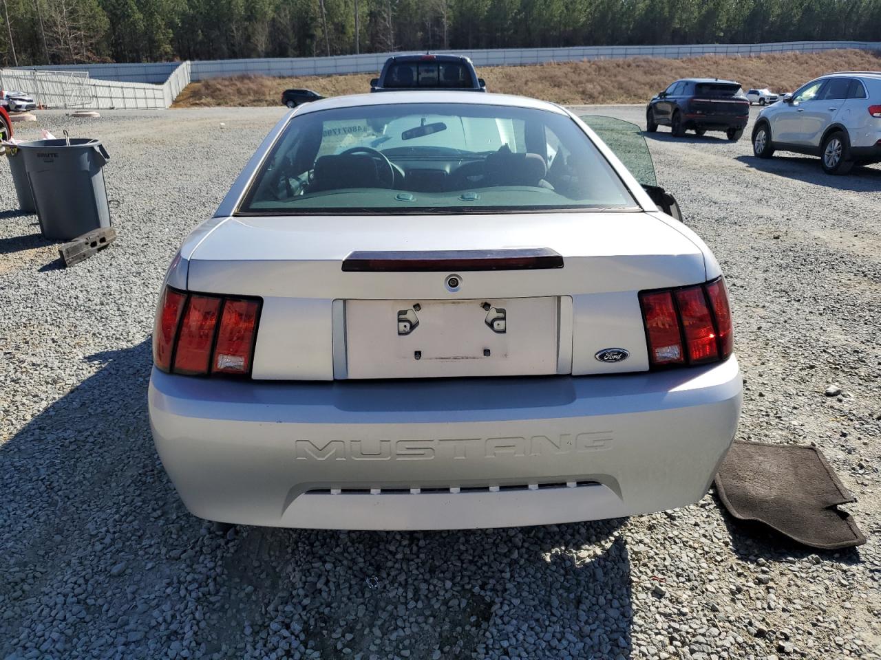 2004 Ford Mustang - Image 6