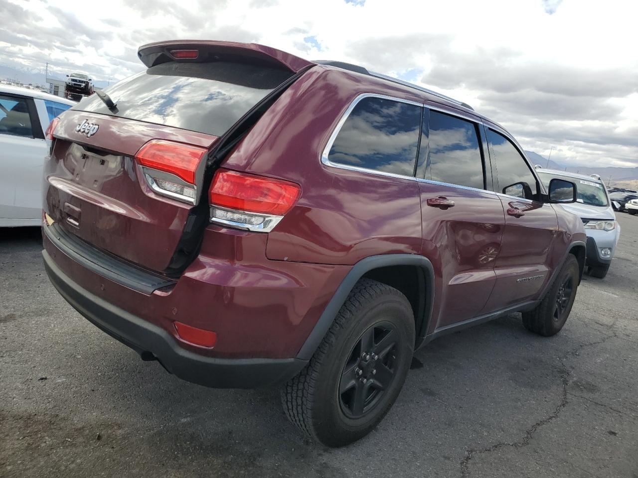 2017 Jeep Grand Cherokee - Image 3