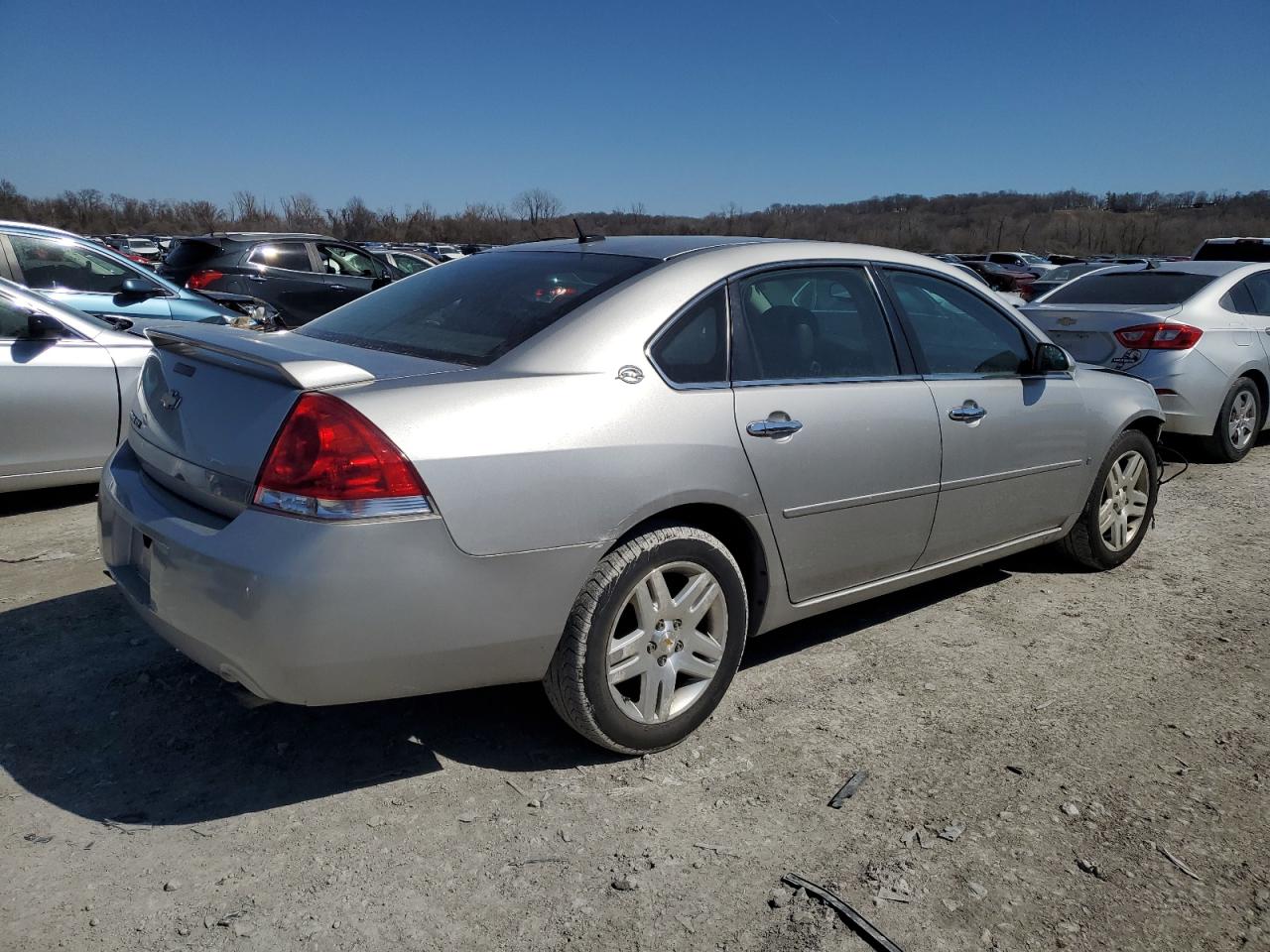 2007 Chevrolet Impala - Image 3