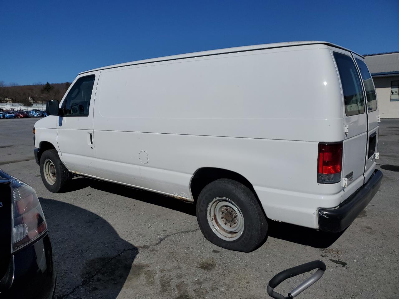 2013 Ford Econoline - Image 2