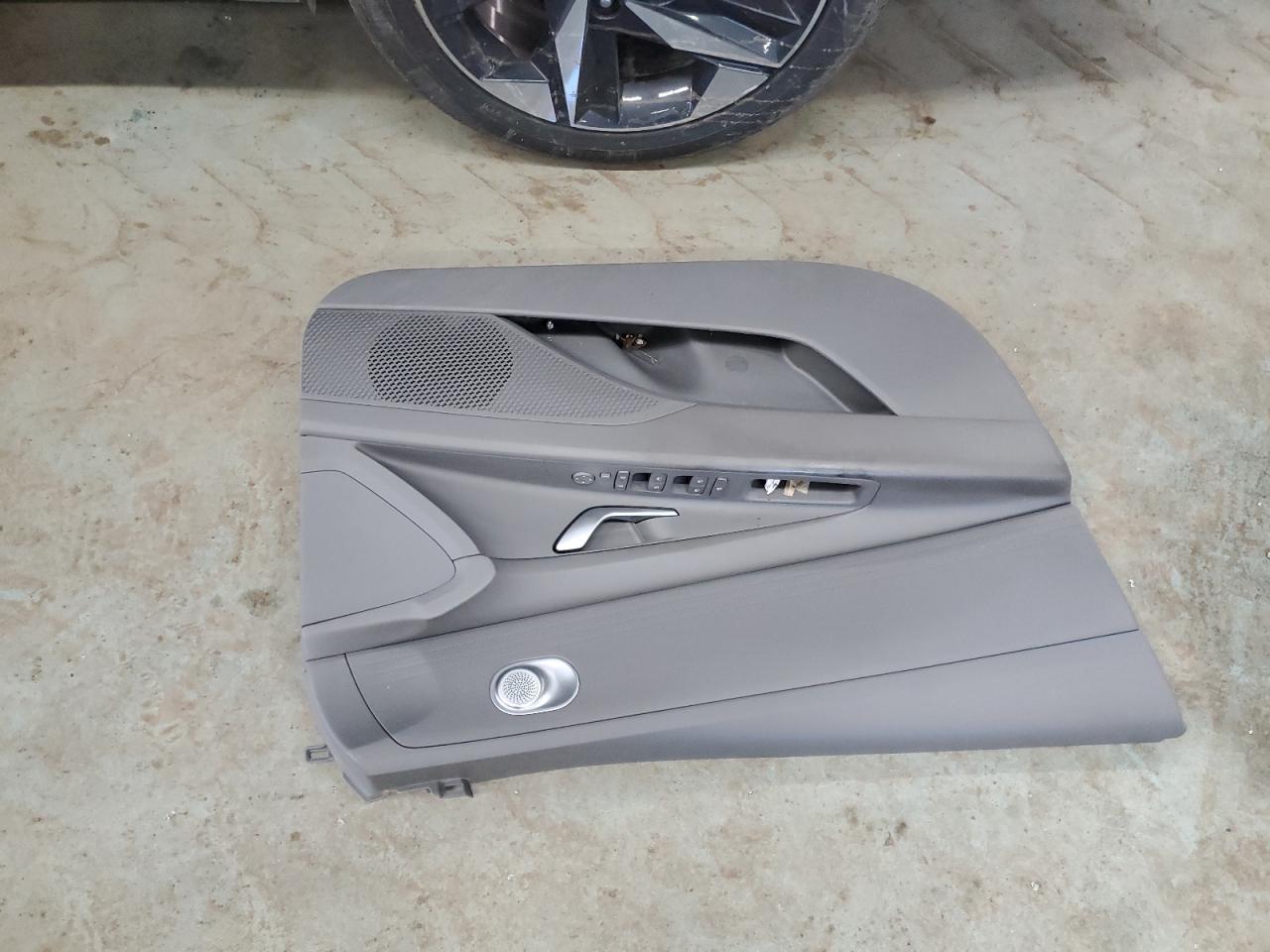 2023 Hyundai Elantra - Image 12