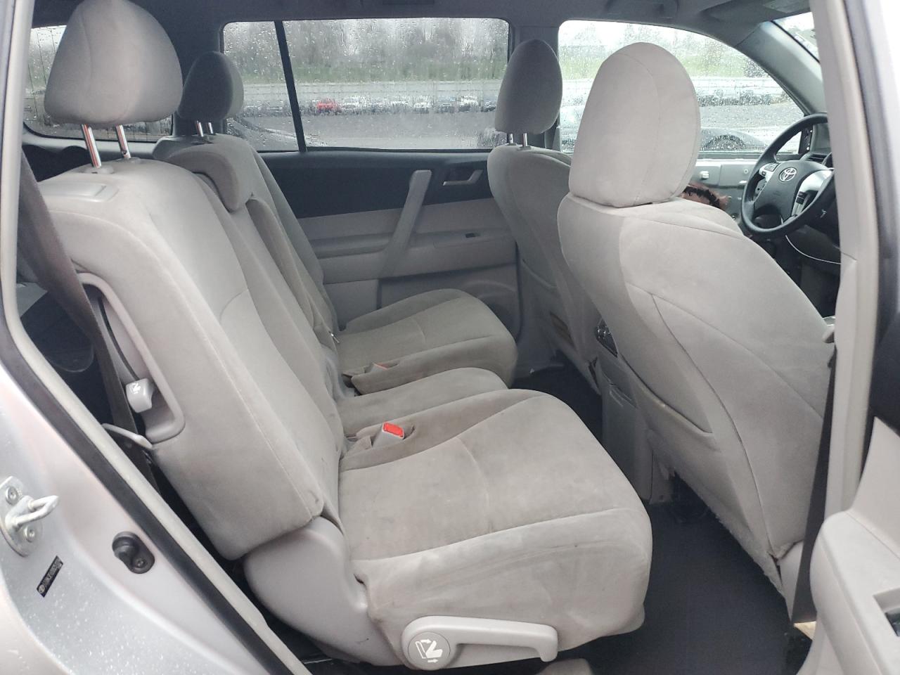 2013 Toyota Highlander - Image 11