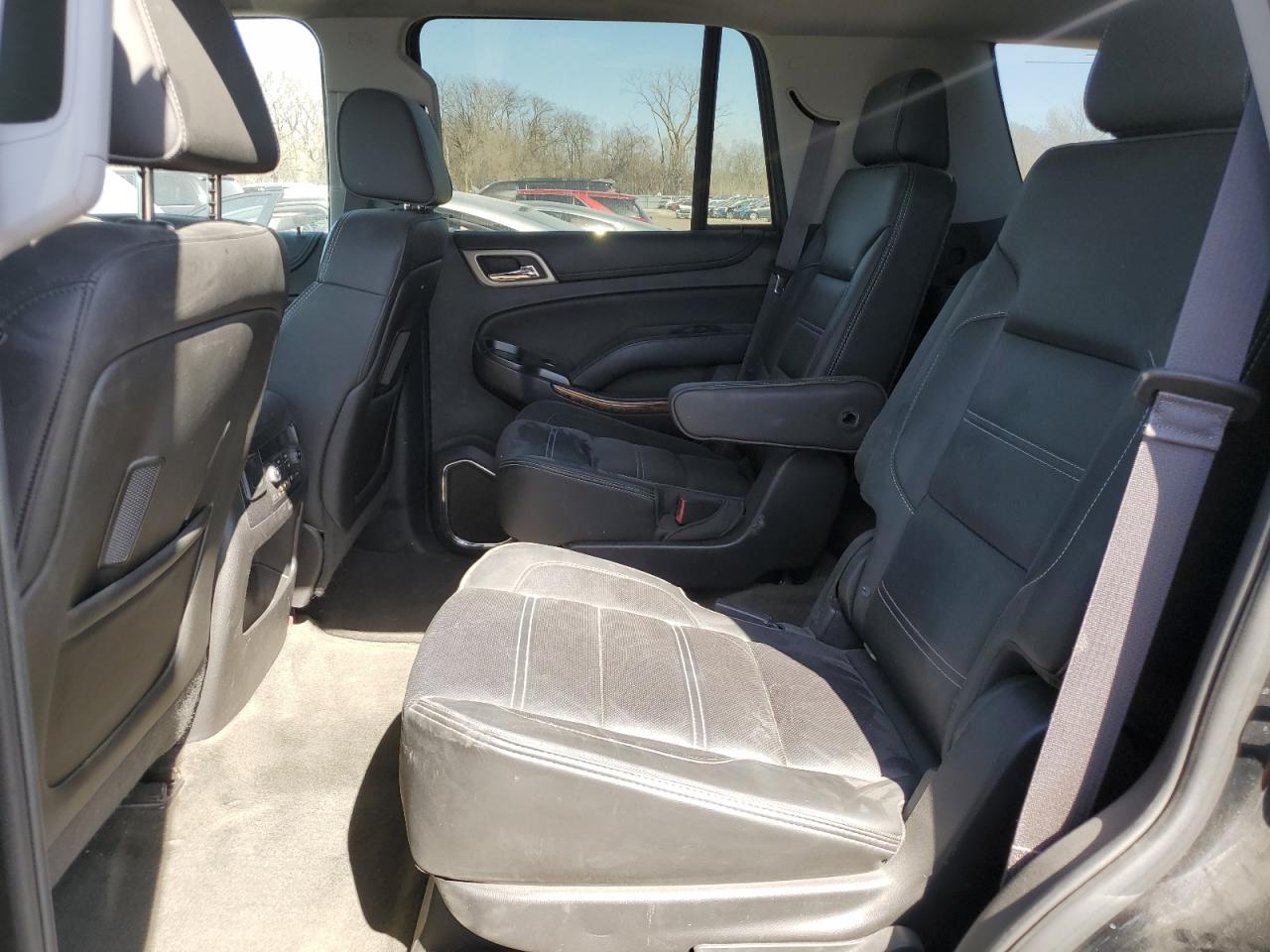 2015 GMC Yukon - Image 11