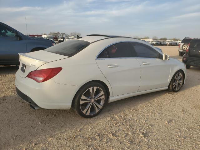 Sedans MERCEDES-BENZ CLA-CLASS 2016 Biały