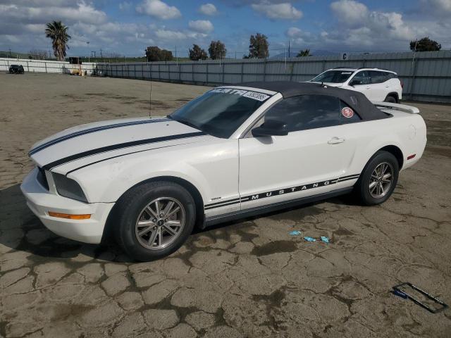 2005 Ford Mustang 