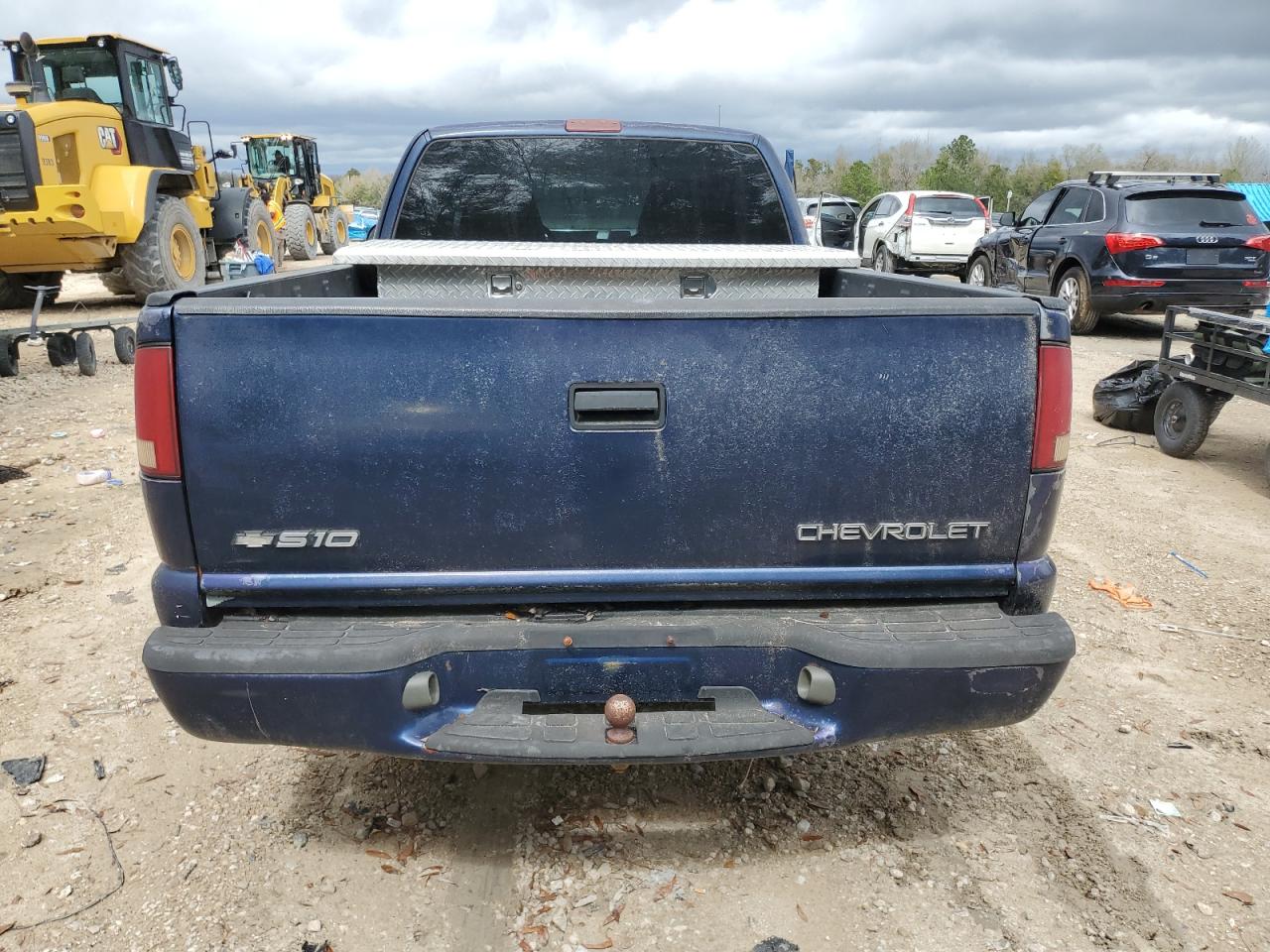 2000 Chevrolet S-10 Pickup - Image 6