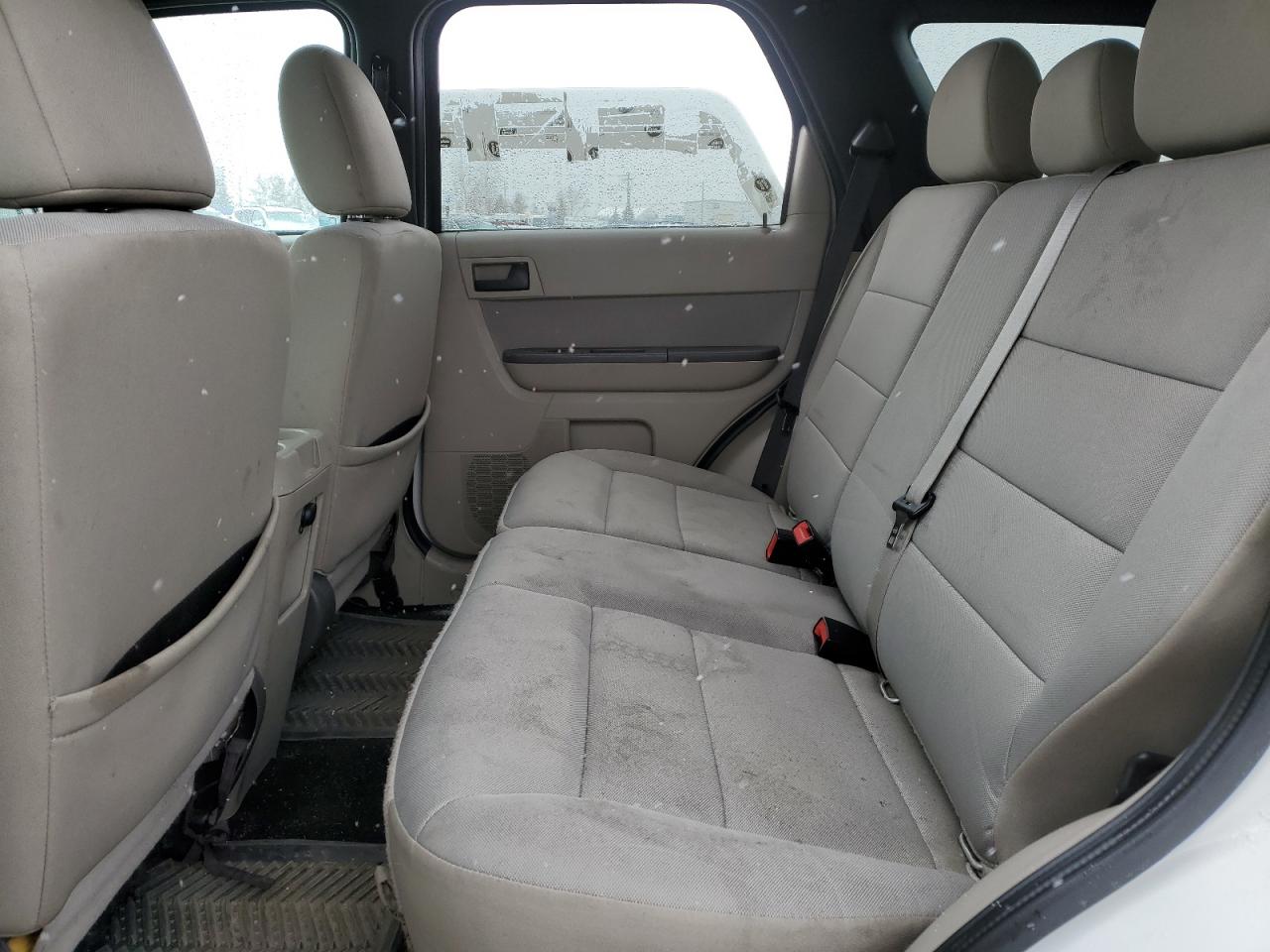 2010 Ford Escape - Image 11