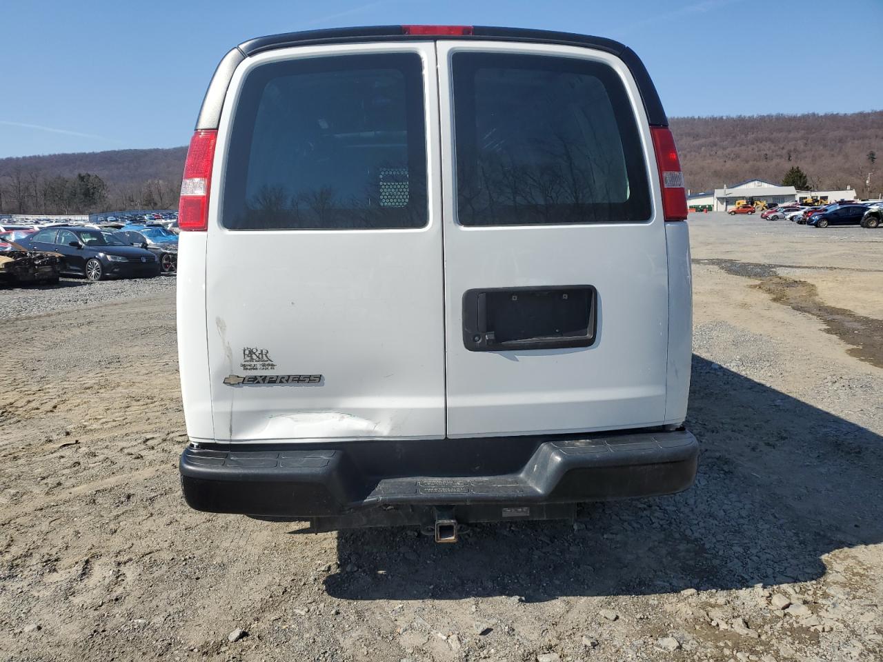 2018 Chevrolet Express - Image 6
