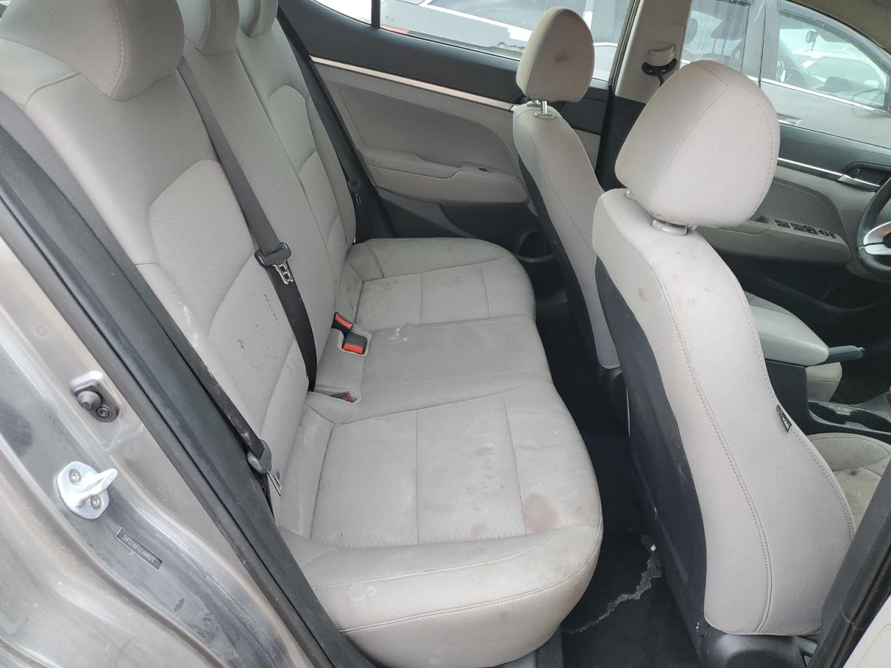 2019 Hyundai Elantra - Image 10