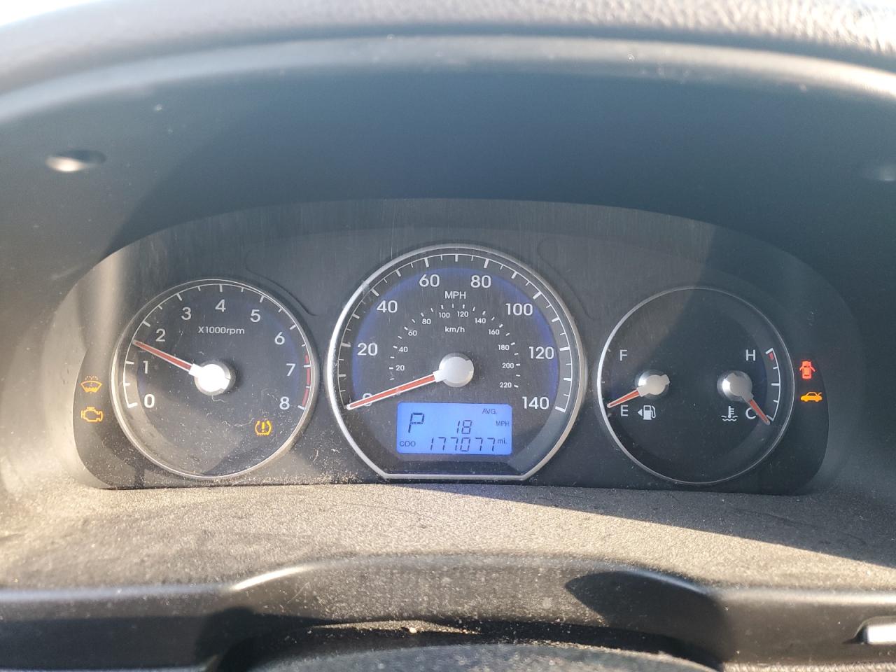 2012 Hyundai Santa Fe - Image 9