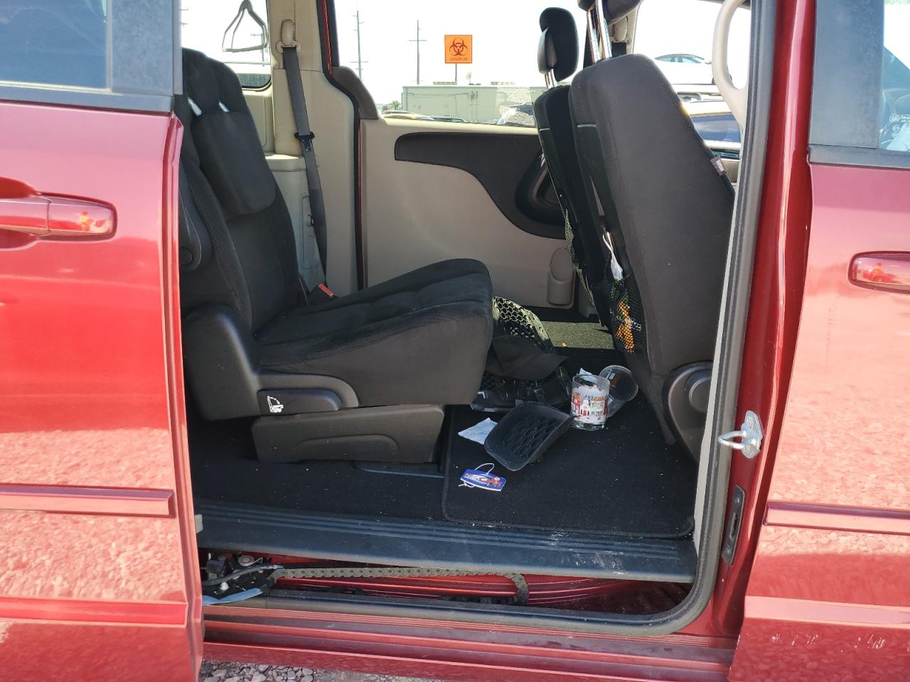 2015 Dodge Caravan - Image 11