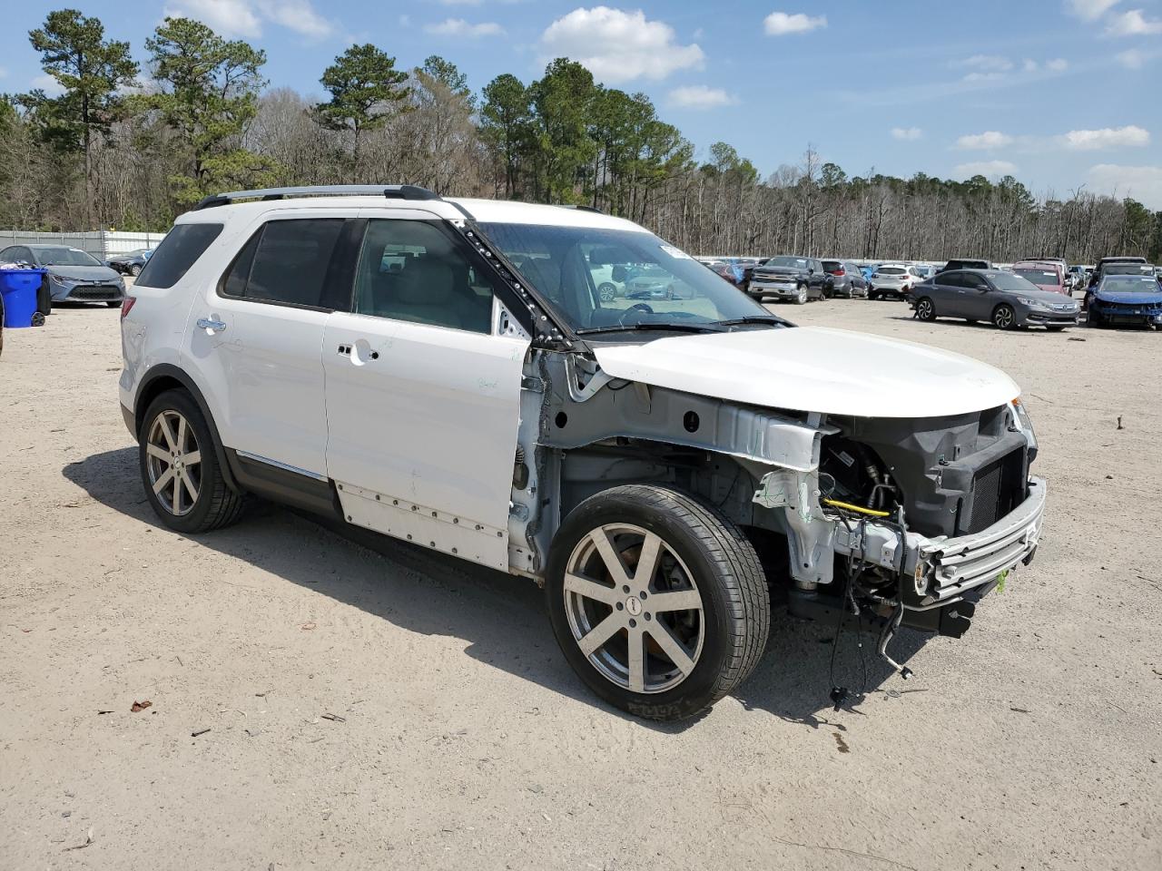 2015 Ford Explorer - Image 4