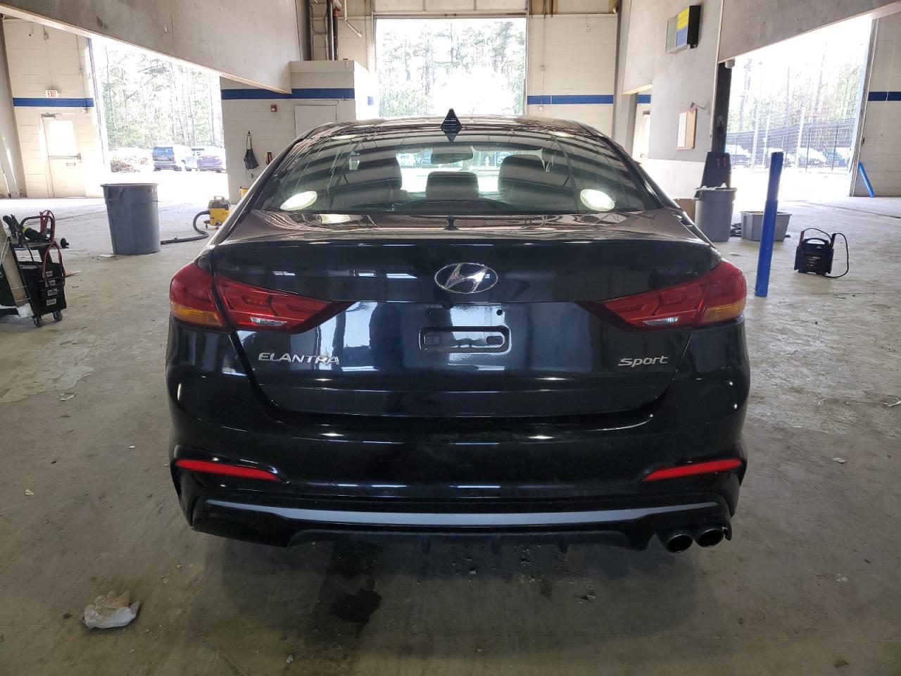 2018 Hyundai Elantra - Image 6