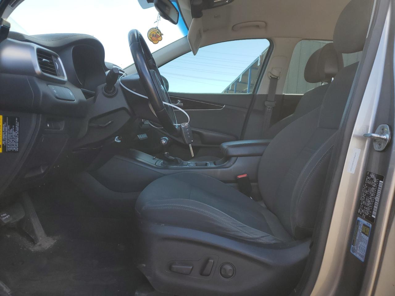 2016 Kia Sorento - Image 7