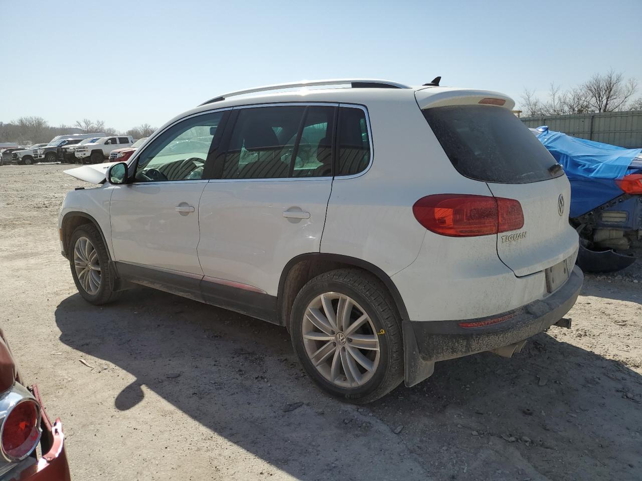 2015 Volkswagen Tiguan - Image 2