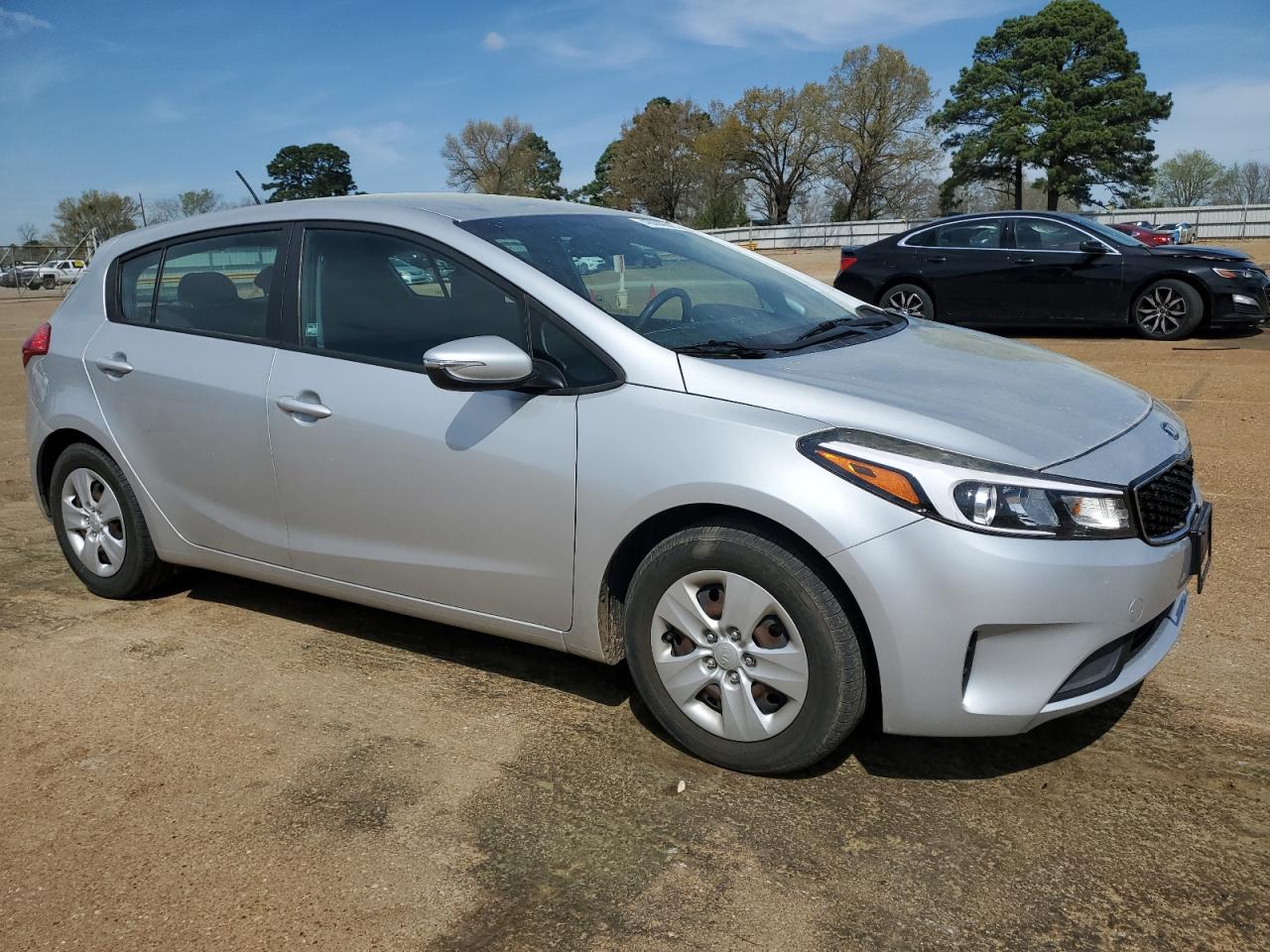 2017 Kia Forte - Image 4